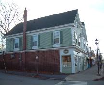 Side elevation, Herbin's Jewellers, Wolfville, NS, 2005.; Heritage Division, NS Dept. of Tourism, Culture and Heritage, 2005