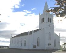 From Water Street, this is a photo of the northwest elevation of the St. Andrew's United Church, 2004.; Village of Rexton