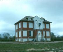 Front façade of the Alsask School, 1990; Government of Saskatchewan, Frank Korvemaker, 1990