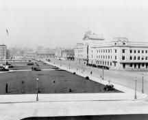 Photo prise de l'extérieur; Vancouver Public Library, photograph number 12185.