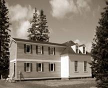 South elevation of Jardine's Inn showing the two original sections of the building, 2000.; Village of Rexton