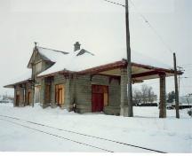 Exterior photo; (C1. Ethnotech inc., 1991.)