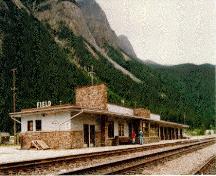 Exterior photo; Parks Canada / Parcs Canada (Harold Kalman).