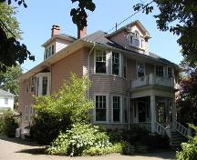 Senator William Dennis House, Jubilee Road entrance, columns, pediment with returning eaves, two storey three paned bay windows, Halifax, Nova Scotia, 2005.; HRM Planning and Development Services, Heritage Property Program, 2005.