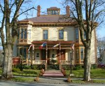 The main facade of the MacKinnon-Cann House, Yarmouth, NS 2006.; Heritage Division, NS Dept. of Tourism, Culture and Heritage, 2006