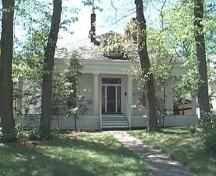 Caldwell-Hill House, wide veranda, Doric columns, central Scottish dormer, Halifax, Nova Scotia, 1997.; HRM Planning and Development Services, Heritage Property Program, 1997.