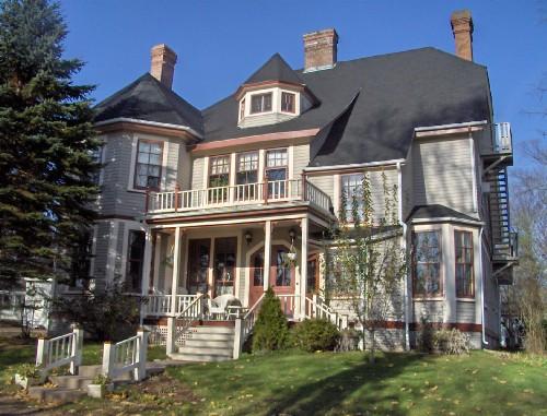 121 North River Road