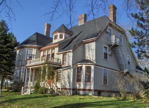 121 North River Road
