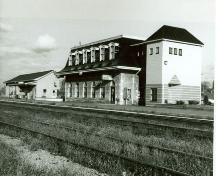 Exterior photo; (A. M. de Fort-Menares, 1991.)