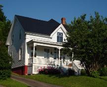 Façade du 105 rue Grover; Carleton County Historical Society