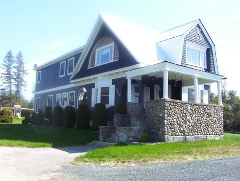 Bremner Cottage, Rock Heads