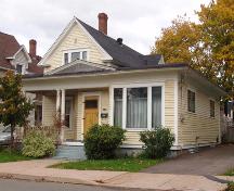La résidence Dowd vue vers l'est sur la rue Robinson.; Moncton Museum