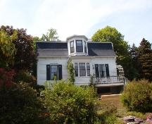 View of front facade of Angel House, Hamilton Avenue, St. John's, NL. Photo taken July 14, 2004; HFNL/ 2005