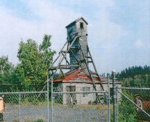 View of a mining building within the Cobalt Mining District, 2001.; Andrew Waldron, Agence Parks Canada Agency, 2001.