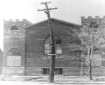 Photo de la synagogue Tiferes Israel prise un peu de temps après la fin de la construction; Moncton Museum