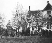 Exterior historic view of the Asbury/Erskine House, ca. 1935; Delta Museum and Archives; #1994-18-53