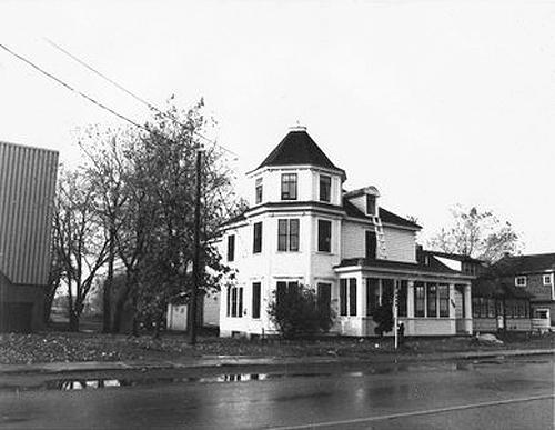 Flavien Doucet Residence