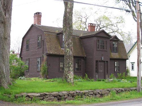 de Gannes-Cosby house profile