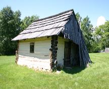 Vue du pavillon-dortoir - du sud-est a la Maison Negrych, région de Venlaw, 2005; Historic Resources Branch, Manitoba Culture, Heritage and Tourism, 2005