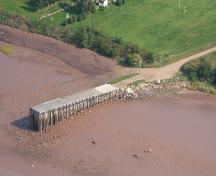 Vue aérienne du quai de Belliveau-Village et de la rivière Petitcodiac; Memramcook Valley Historical Society Inc.