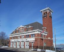 Vue de la façade principale - du sud-est de la Caserne centrale (Brandon), 2004; Historic Resources Branch, Manitoba Culture, Heritage & Tourism 2005