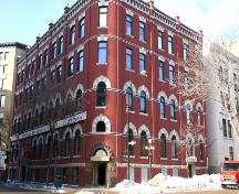 Façade principale - du sud-est de l'immeuble Stovel, Winnipeg, 2006; Historic Resources Branch, Manitoba Culture, Heritage and Tourism, 2006