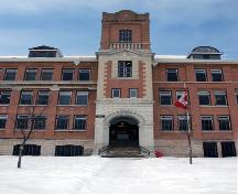 Entrance tower of Earl Grey School, Winnipeg, 2005; Historic Resources Branch, Manitoba Culture, Heritage and Tourism 2005