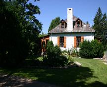East elevation of the Bunn House in the East Selkirk area, 2005; Historic Resources Branch, Manitoba Culture, Heritage and Tourism, 2005