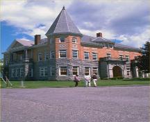 Vue générale de la bibliothèque publique et salle d'opéra Haskell; Parks Canada Agency/Agence Parcs Canada - 05440