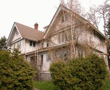 Exterior view of the Duke Residence.; Derek Trachsel, District of Saanich, 2004.