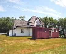 Façade ouest de la gare du Canadian National Railway de Fisher Branch, Fisher Branch, 2006; Historic Resources Branch, Manitoba Culture, Heritage and Tourism 2006