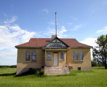 Primary elevation, from the south, of Coultervale School, Coulter area, 2006; Historic Resources Branch, Manitoba Culture, Heritage and Tourism, 2006