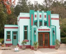 Exterior view, Royal Oak Burial Park.; Derek Trachsel, District of Saanich, 2004.