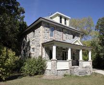 Primary elevations, from the southwest, of the Balfour House, Warren area, 2006; Historic Resources Branch, Manitoba Culture, Heritage and Tourism, 2006
