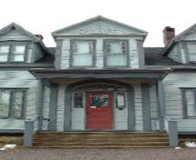 Door detail, 150 Church St, Amherst, NS, 2007.; Heritage Division, NS Dept of Tourism, Culture and Heritage, 2007