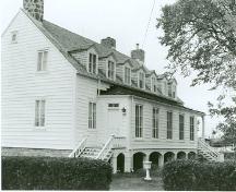Corner view of the Étienne-Paschal Taché House, showing the rear view, 1989.; Parks Canada Agency / Agence Parcs Canada, 1989.