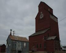 View looking northeast at the Searle Grain Company Grain Elevator Site Complex Provincial Historic Resource, Rowley (April 2006); Alberta Culture and Community Spirit, Historic Resources Management, 2006