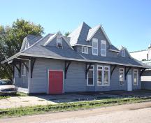 Primary elevation, from the northeast, of the Carman Canadian National Railways Station, Carman, 2005; Historic Resources Branch, Manitoba Culture, Heritage, Tourism and Sport, 2005