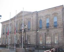Of note are the eave brackets and arched windows.; Lindsay Benjamin, 2007.
