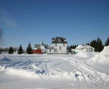 Vue d'ensemble - de l'est de la maison Dr Hunter, Teulon, 2005; Historic Resources Branch, Manitoba Culture, Heritage, Tourism and Sport, 2005