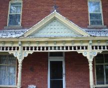 detailed view of Lindsay House; RHI 2006