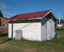 Hudson's Bay Company Shed exterior, south side, 2004 ; A.Geggie/GNWT-2004