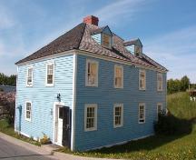 Exterior view of front and side facade, Anderson House, 42 Powers Court, St. John's, NL; Heritage Foundation of Newfoundland and Labrador 2005