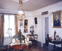 Vue de l'intérieur de la maison Louis-Bertrand, 1999.; Parks Canada Agency / Agence Parcs Canada