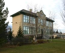 View of main elevation from the southeast of Gimli Public School, Gimli, 2005; Historic Resources Branch, Manitoba Culture, Heritage, Tourism and Sport, 2005