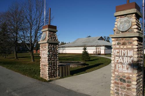 Barrières et pavillon du parc