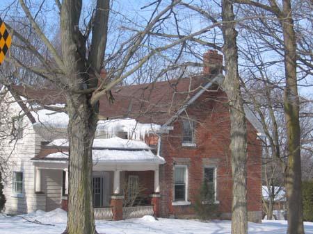 Façade and East Elevation of 40 McNab Street