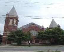 Of note are the slate roof and complex rooflines.; Martina Braunstein, 2007.