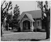 Exterior view of the General Currie School, 1977; Richmond Archives photo no. 1978 26 44