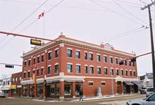 Corner facades